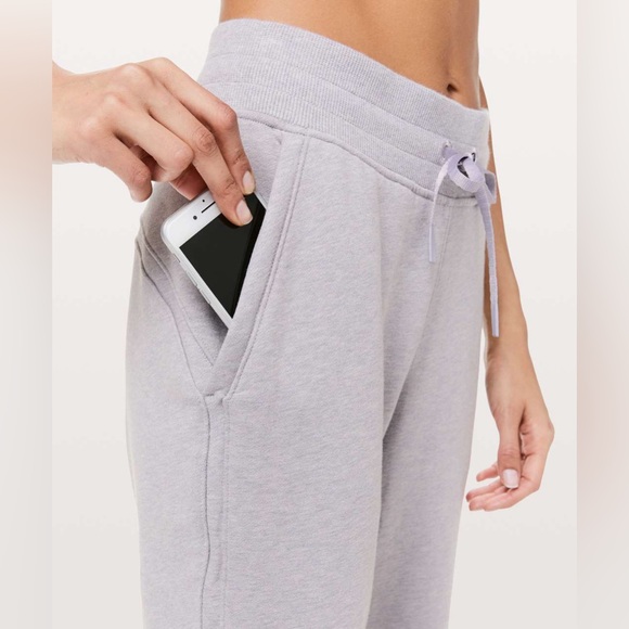 Lululemon Warm Down Jogger II *28"
Heathered Iced Iris Size 6 NWT - Picture 2 of 7